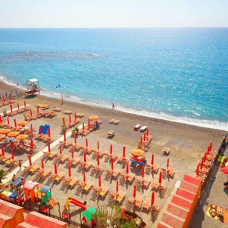 Апартаменты Aria Di Mare Боргетто-Санто-Спирито Экстерьер фото